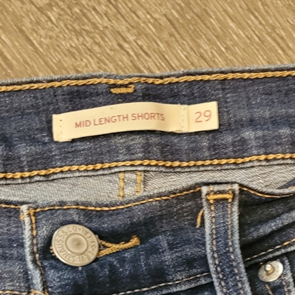 LEVI’S Mid-Length SHORTS 29 - Picture 2 of 5
